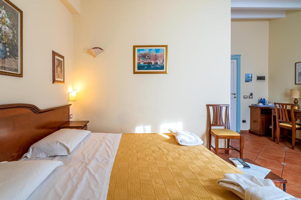 Hotel Mediterraneo Syracuse Exterior foto