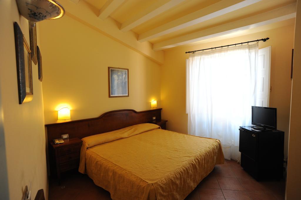 Hotel Mediterraneo Syracuse Exterior foto