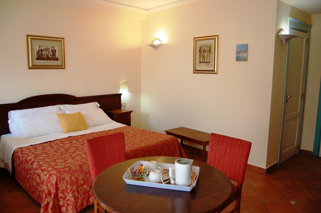 Hotel Mediterraneo Syracuse Exterior foto